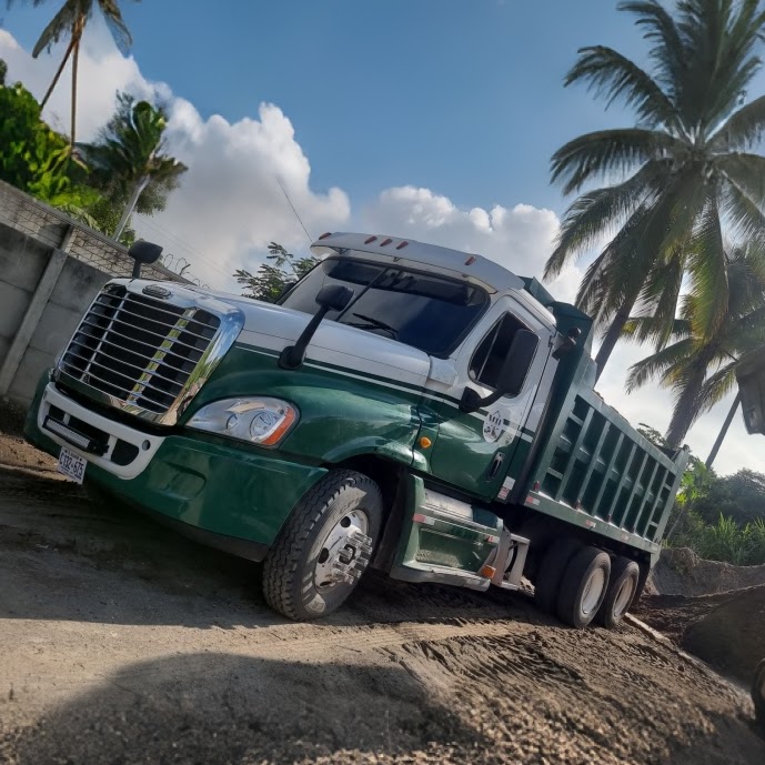 Camiones de volteo disponibles para renta — MH PROINSAN